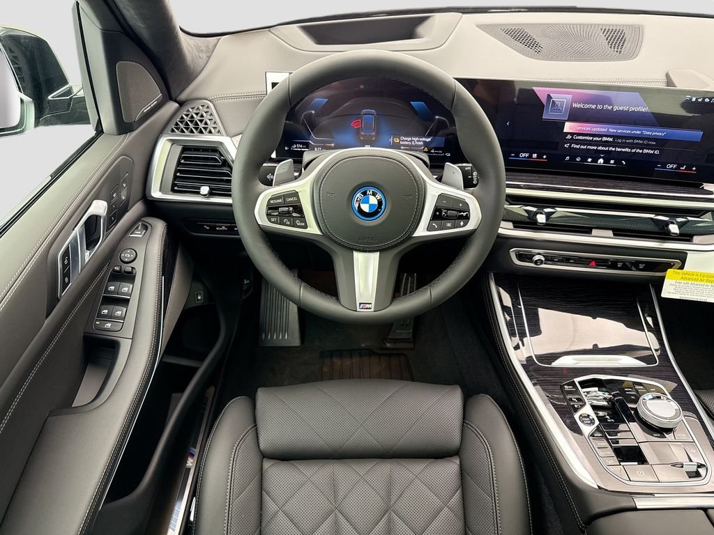 New 2026 Green Metallic BMW xDrive50e image 10