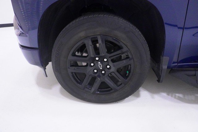 Used 2023 Northsky Blue Metallic Chevrolet Custom image 12