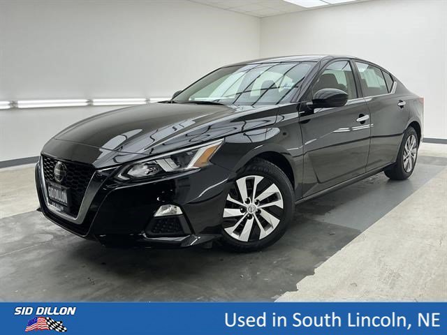 Used 2020 Super Black Nissan 2.5 S image 1