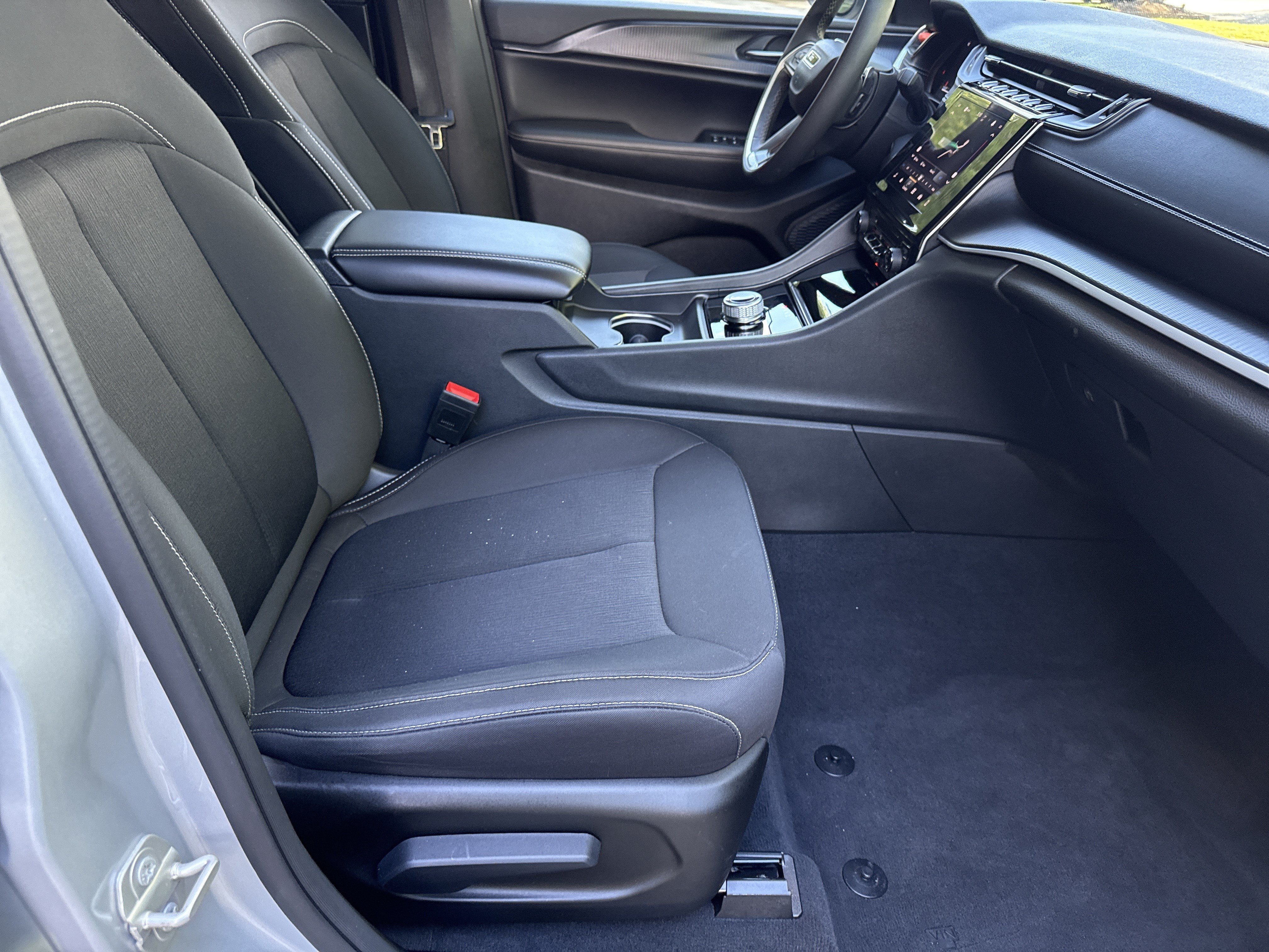 Certified Used 2023 Silver Zynith Jeep Laredo image 13