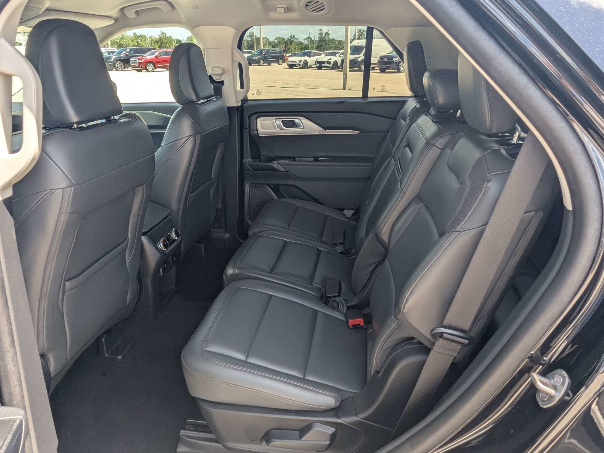 Used 2025 Agate Black Metallic Ford Active image 16
