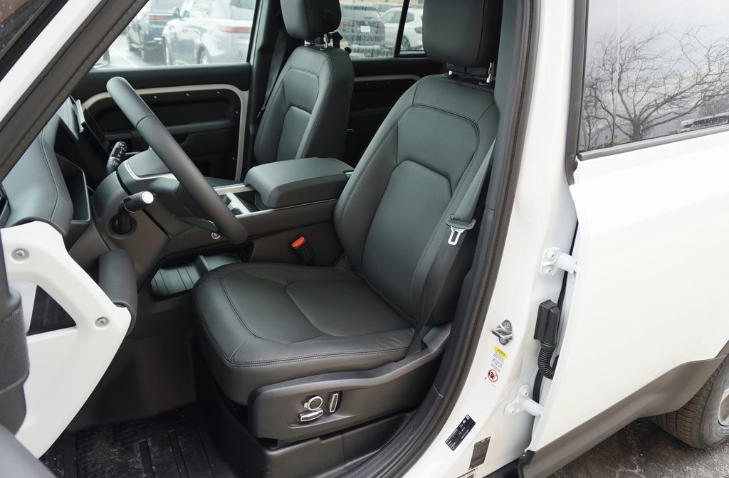 2026 LAND ROVER DEFENDER - Image 13