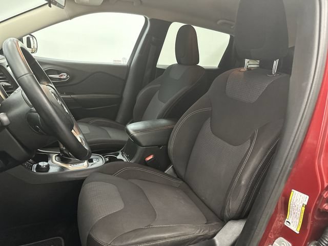 Used 2015 Deep Cherry Red Crystal Pearlcoat Jeep Latitude image 17