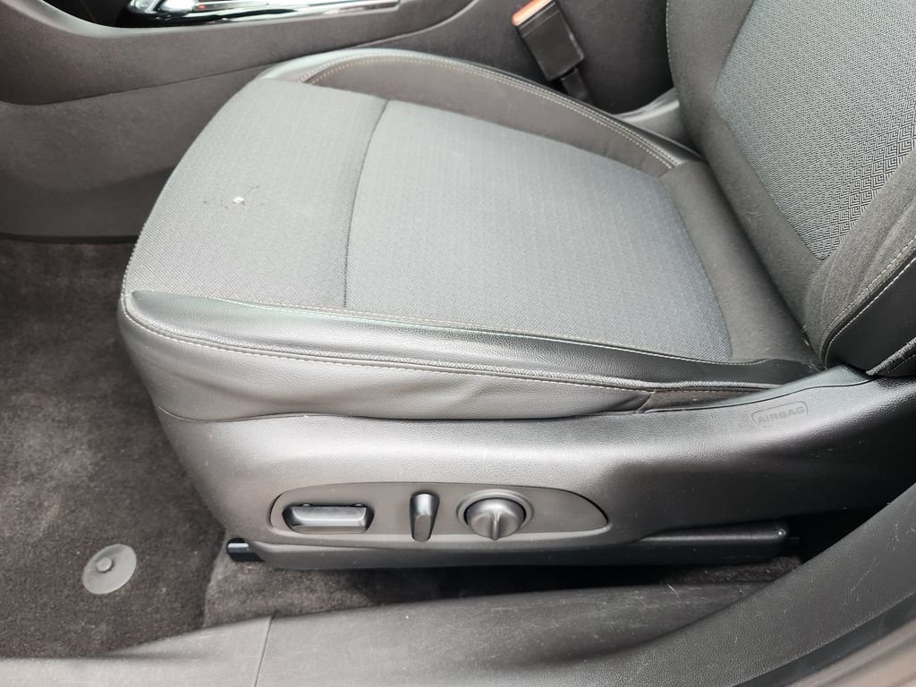 Used 2022 Gray Buick Preferred image 20
