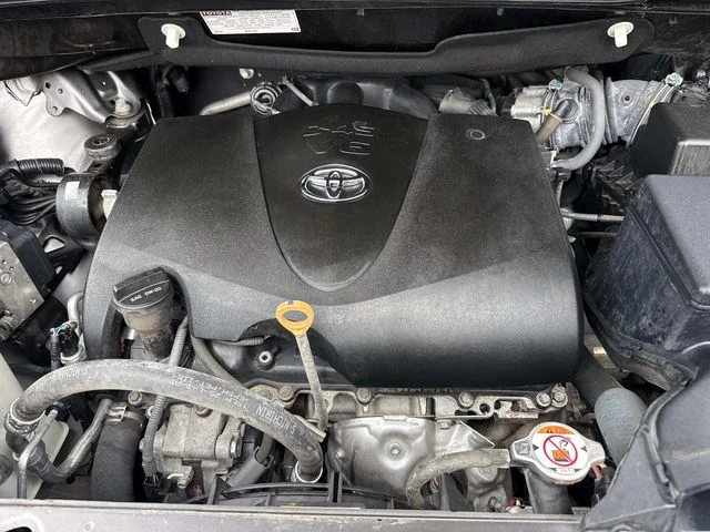 Used 2020 Gray Toyota XLE image 11