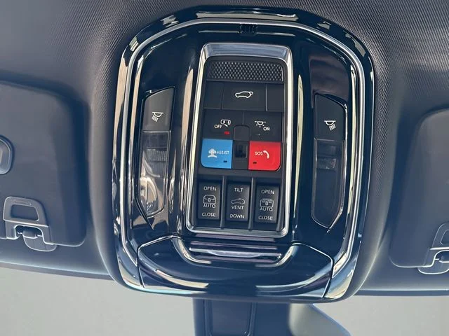 Used 2022 Brown Jeep Overland 4xe image 31