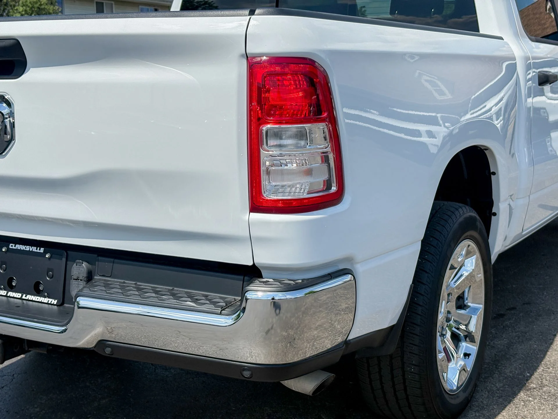 Used 2023 White Ram Big Horn/Lone Star image 17