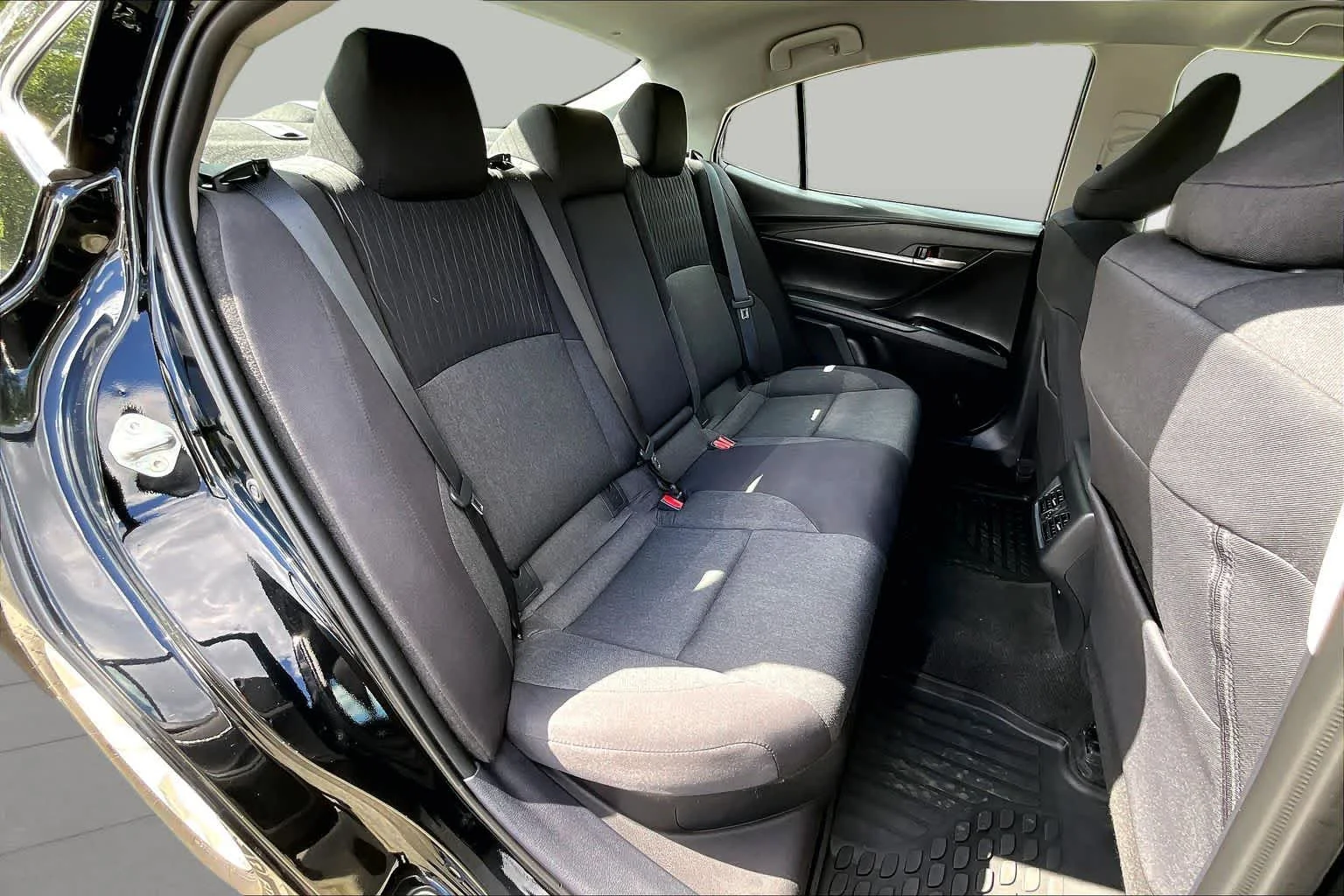 2025 Toyota Camry LE - Photo 21