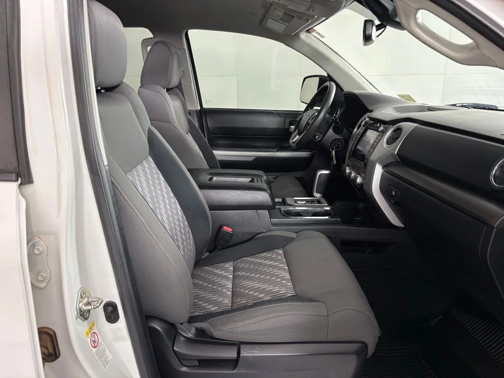 Used 2019 White Toyota SR5 image 42