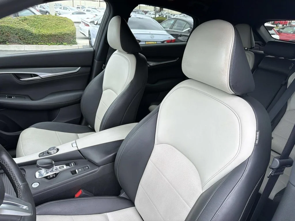 Used 2023 RADIANT WHITE INFINITI ESSENTIAL image 25