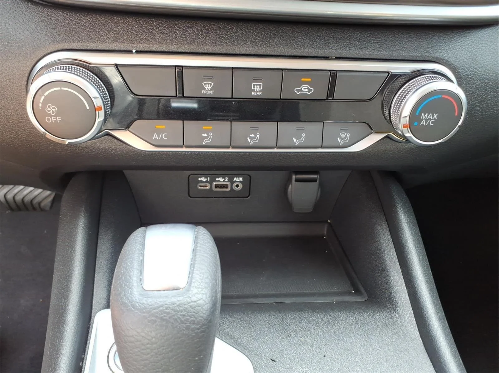 Used 2025 Glacier White Nissan SV image 22