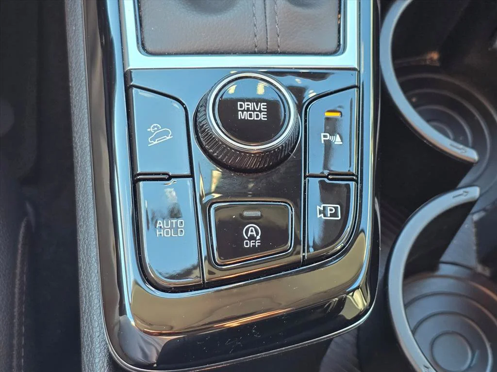 Used 2025 White Kia EX image 20