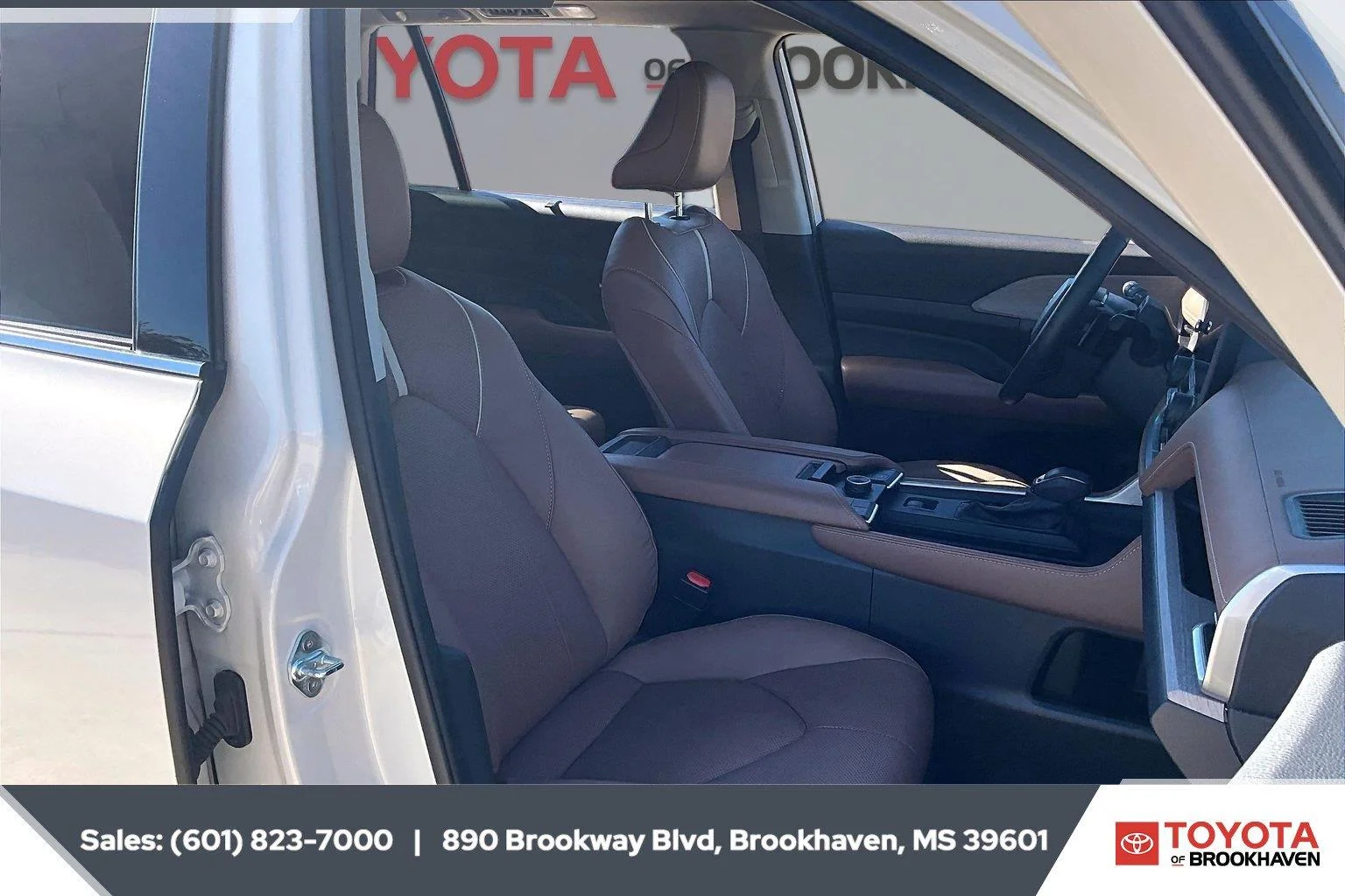 Used 2024 Coastal Cream Toyota Platinum image 6