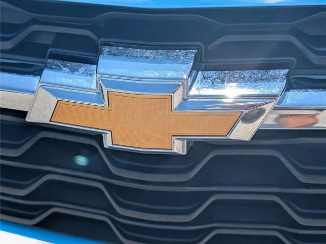 Used 2025 Blue Chevrolet LT image 3