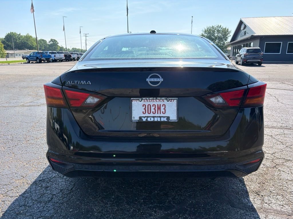 Used 2025 Black Nissan 2.5 SV image 5