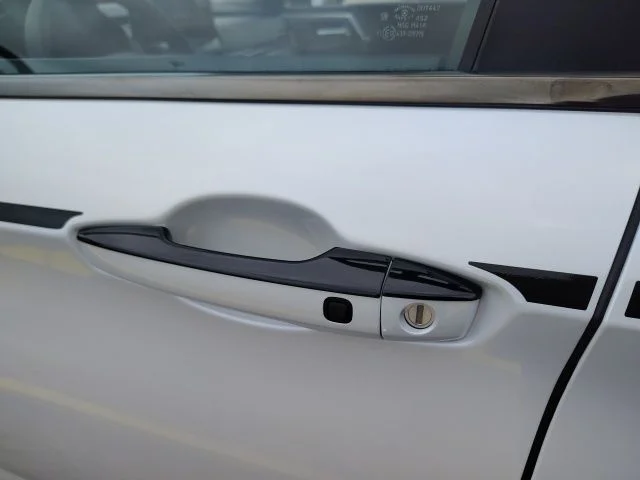 New 2025 White Mitsubishi Trail Edition image 9