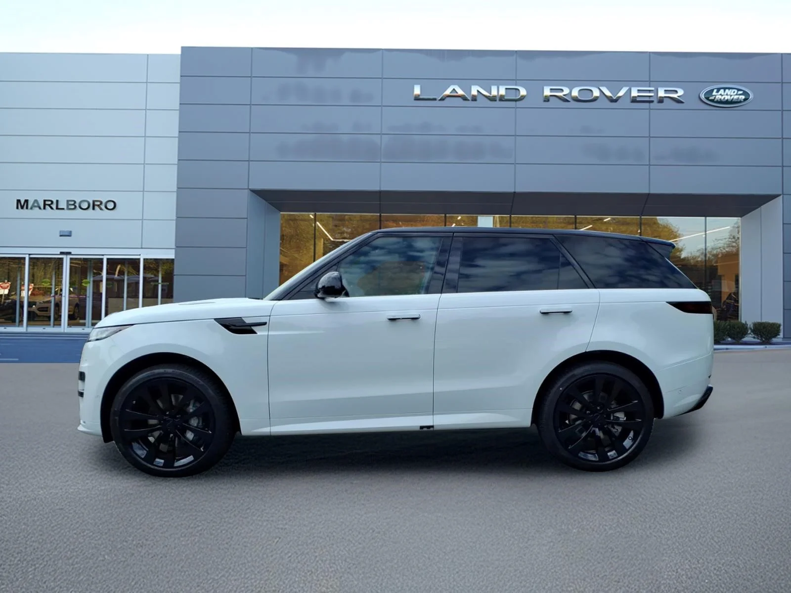 New 2026 Fuji White Land Rover Dynamic SE image 6