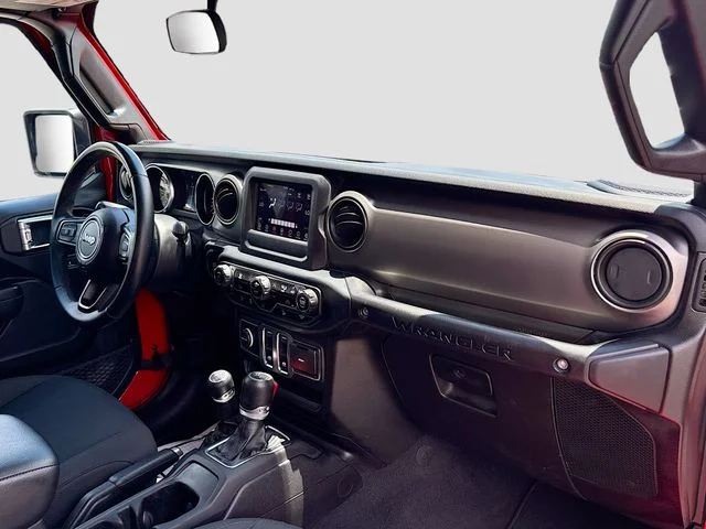 Used 2020 Red Jeep Sport S image 25