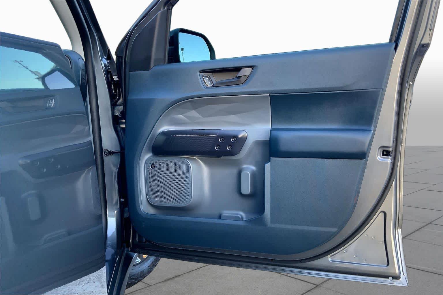 Used 2024 Carbonized Gray Metallic Ford LARIAT Advanced image 23