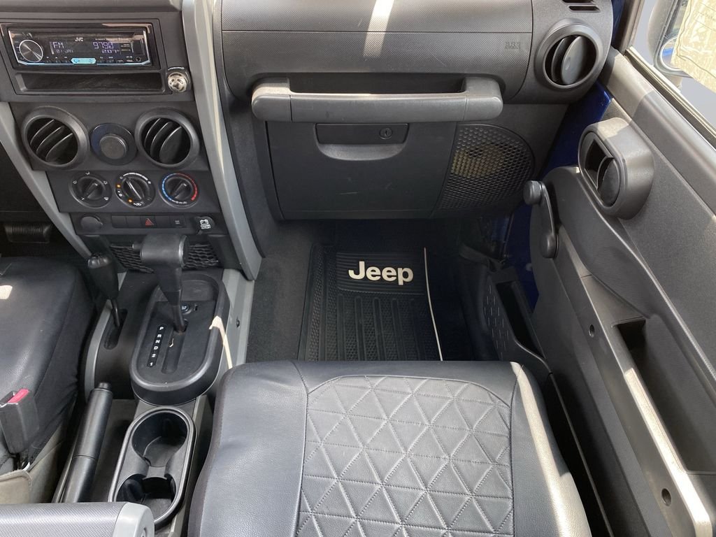 Used 2009 Deep Water Blue Pearlcoat Jeep X image 17