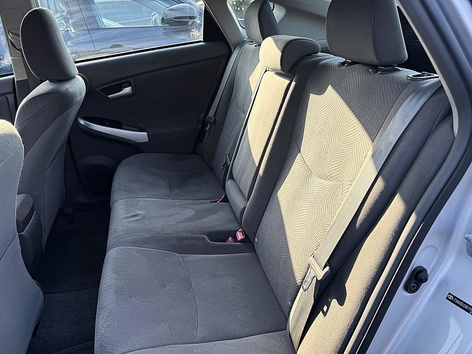 Used 2010 Silver Toyota I image 11
