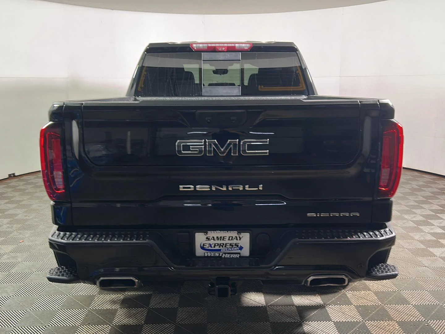 Used 2024 Onyx Black GMC Denali Ultimate image 7