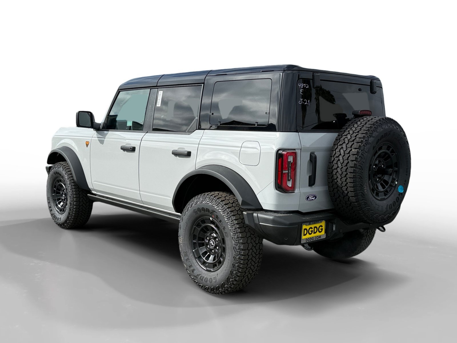 New 2026 Avalanche Gray Ford Badlands® image 3