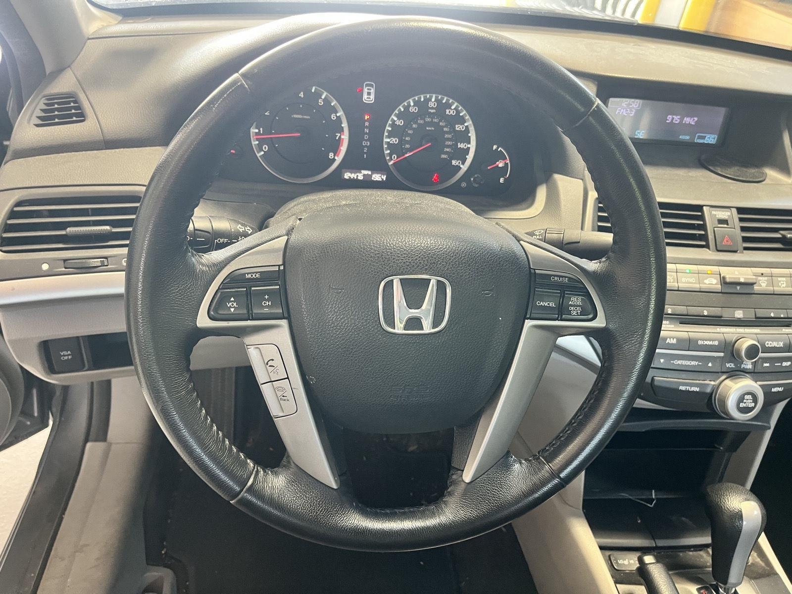 Used 2010 Polished Metal Metallic Honda EX-L image 17