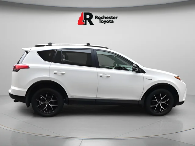 Used 2018 White Toyota SE image 8