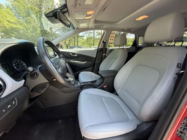 Used 2021 Red Hyundai Ultimate image 11
