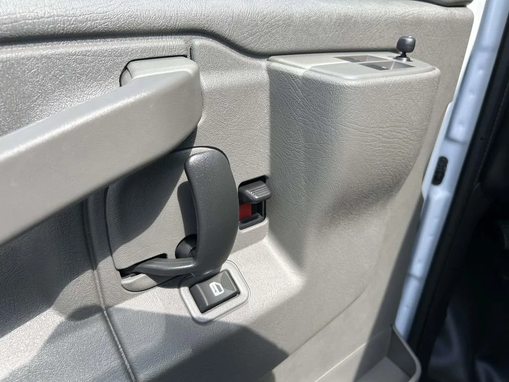 New 2026 Summit White GMC Work Van image 15