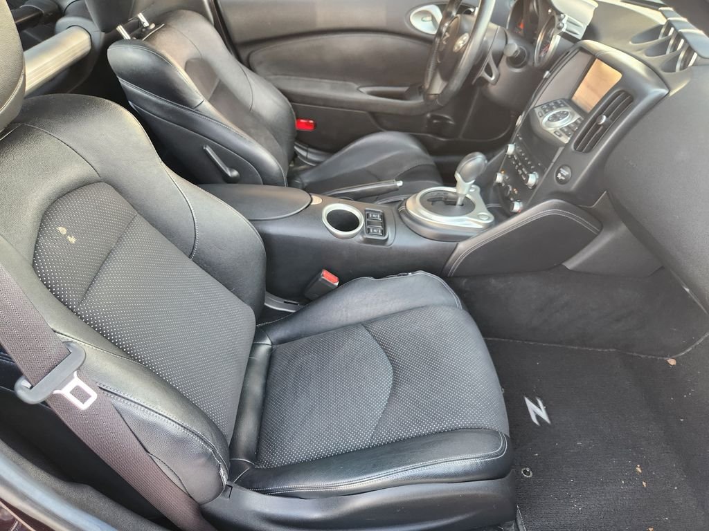 Used 2016 Black Cherry Nissan Touring image 15
