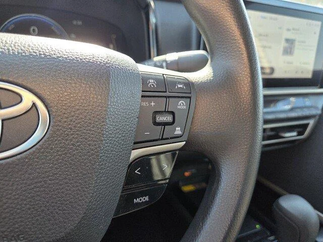 Used 2025 WHITE Toyota LE image 14