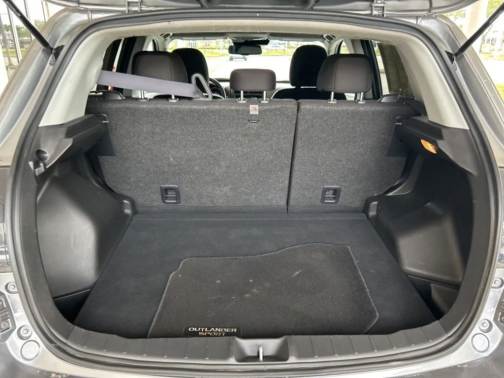 Used 2024 Gray Mitsubishi  image 27