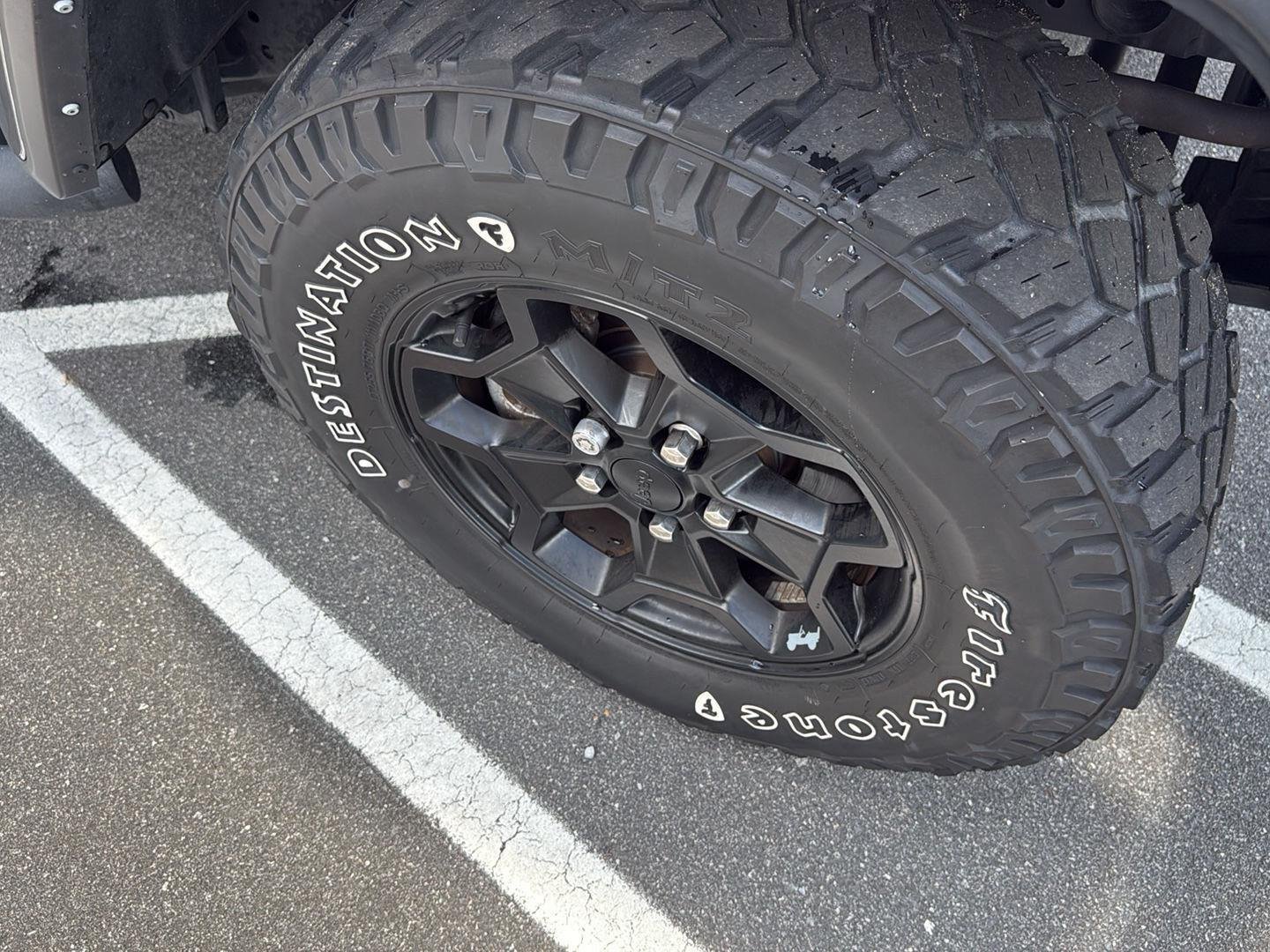 Used 2022  JEEP SPORT image 28