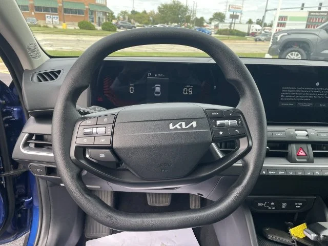Used 2025 Blue Kia LXS image 19