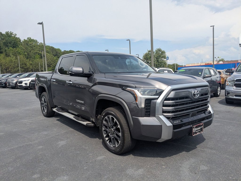 Used 2023  Toyota Limited image 3