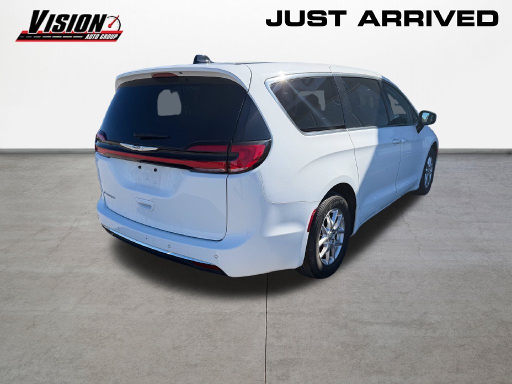 Used 2024 White Chrysler Touring L image 5
