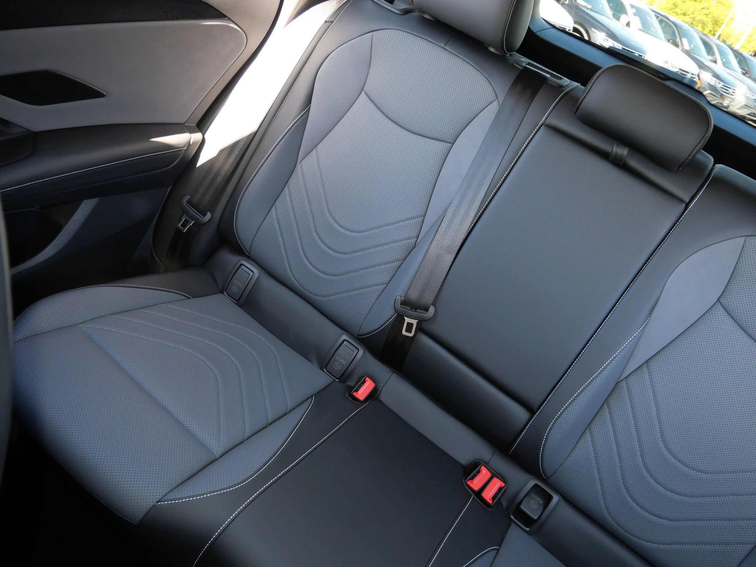 Certified Used 2025 Deep Black Pearl Volkswagen SE image 12