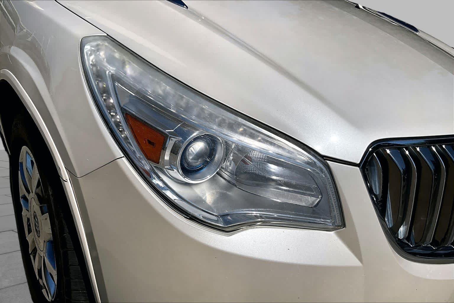 Used 2013 White Diamond Tricoat Buick Premium image 26