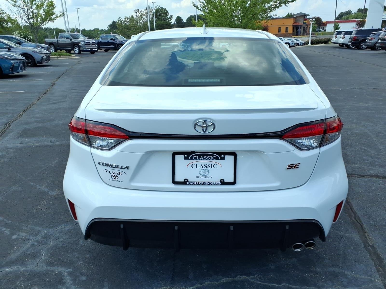 Used 2026 Ice Cap Toyota SE image 8