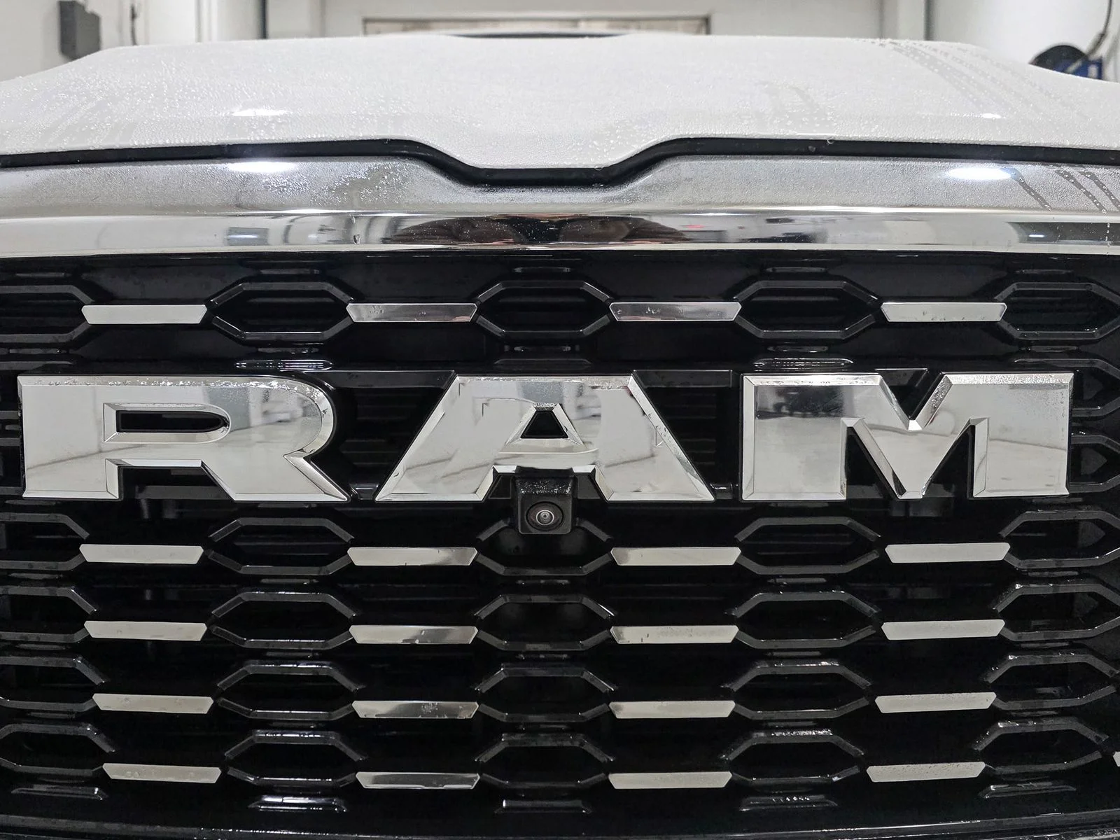 New 2026 Ivory White Tri-Coat Pearl-Coat Exterior Paint RAM Tungsten image 13