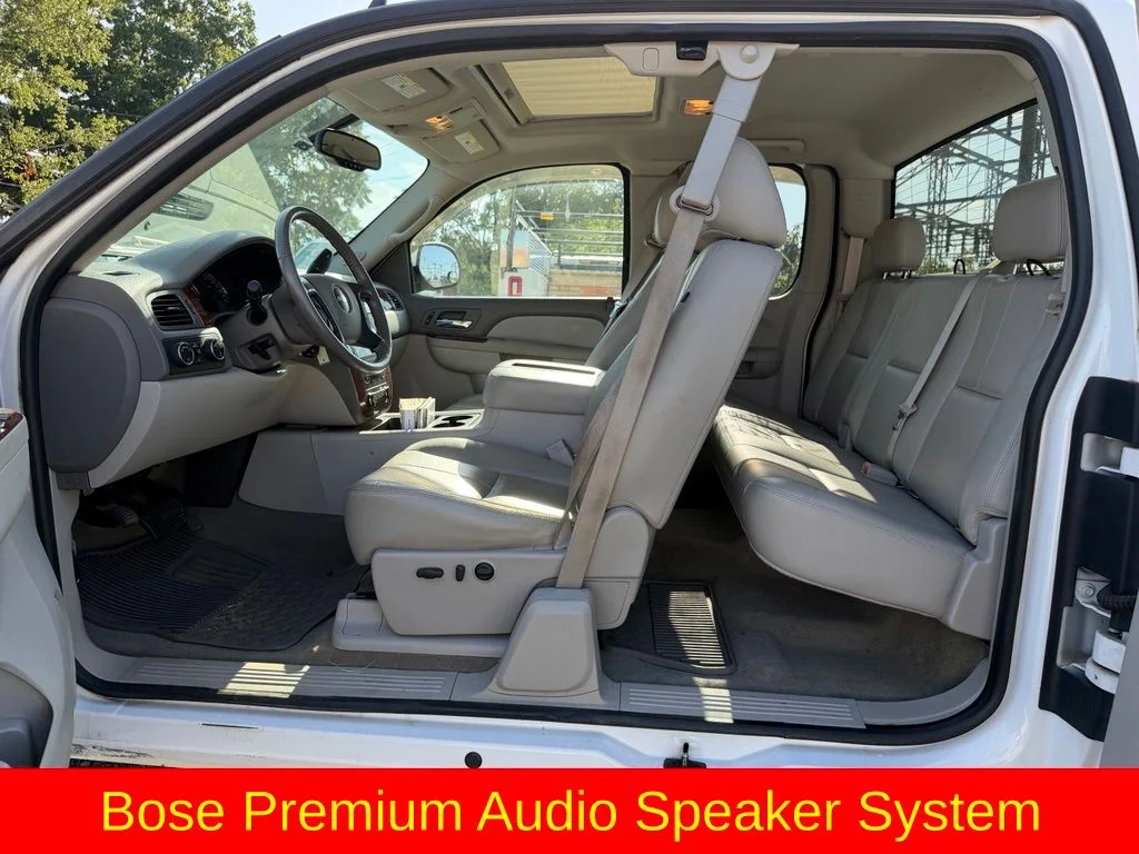 Used 2010 White Chevrolet LTZ image 22