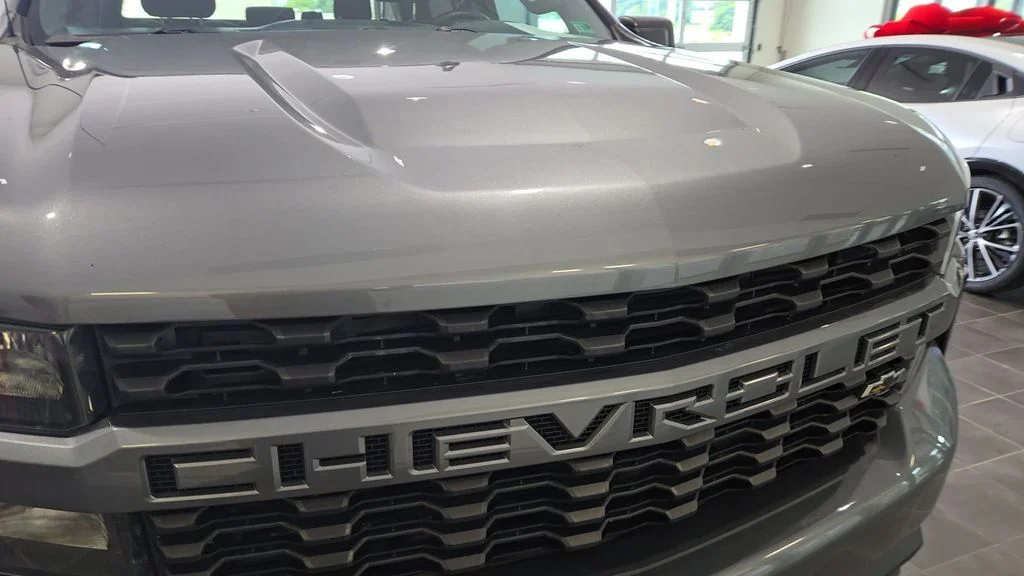Used 2021 Gray Chevrolet Custom image 8