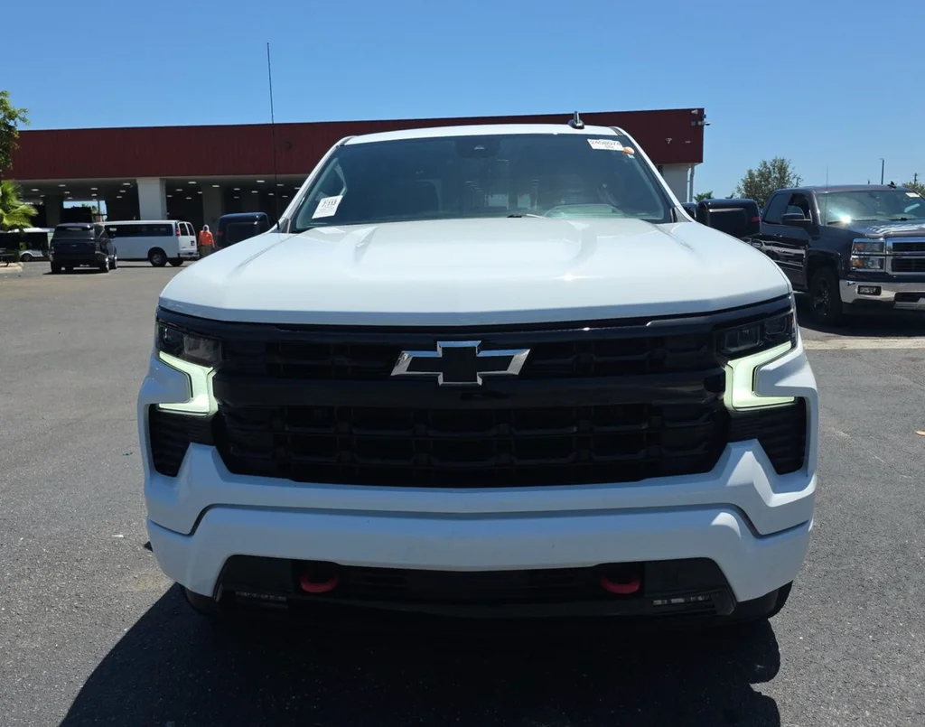 Used 2023 White Chevrolet RST image 10