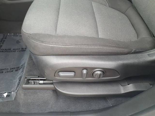 Used 2023 Summit White Chevrolet LT Cloth image 15