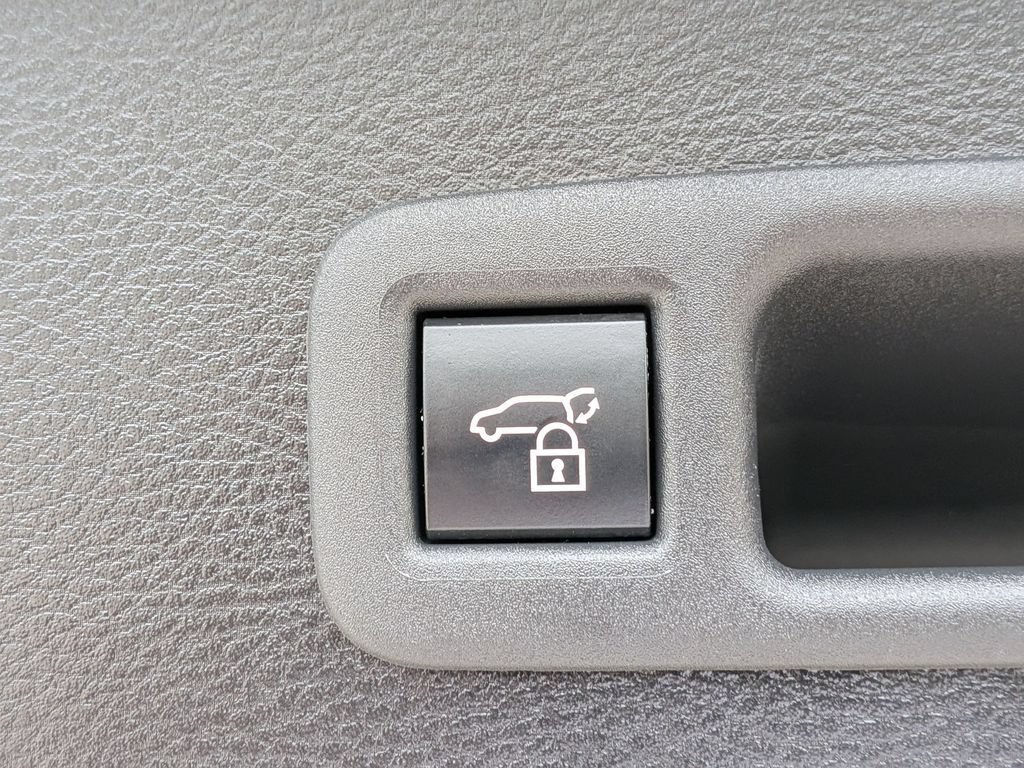 Used 2026  Toyota XLE image 40