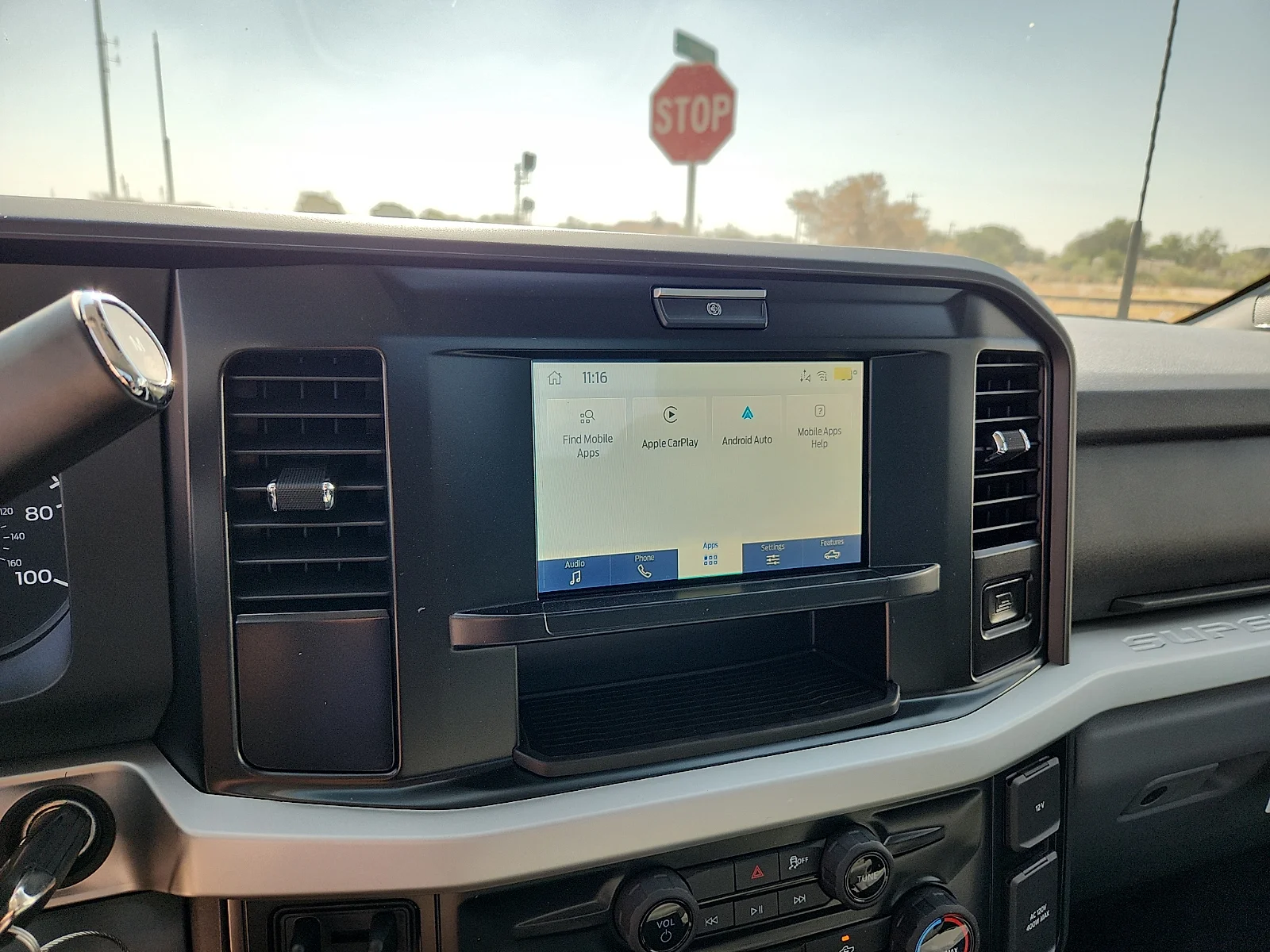 New 2027 Oxford White Ford XLT image 24