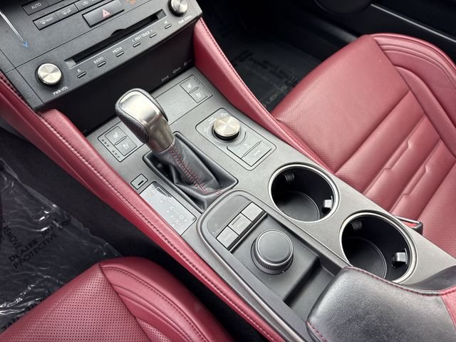 2017 Lexus RC 200t - Photo 21