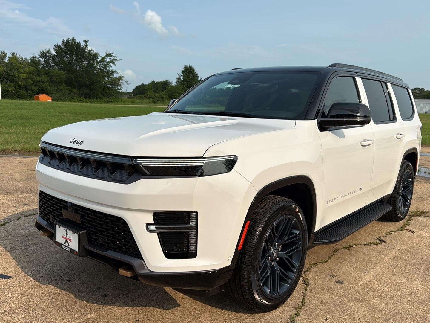 New 2026 Bright White Clear-Coat Exterior Paint Jeep 85th Anniversary image 3